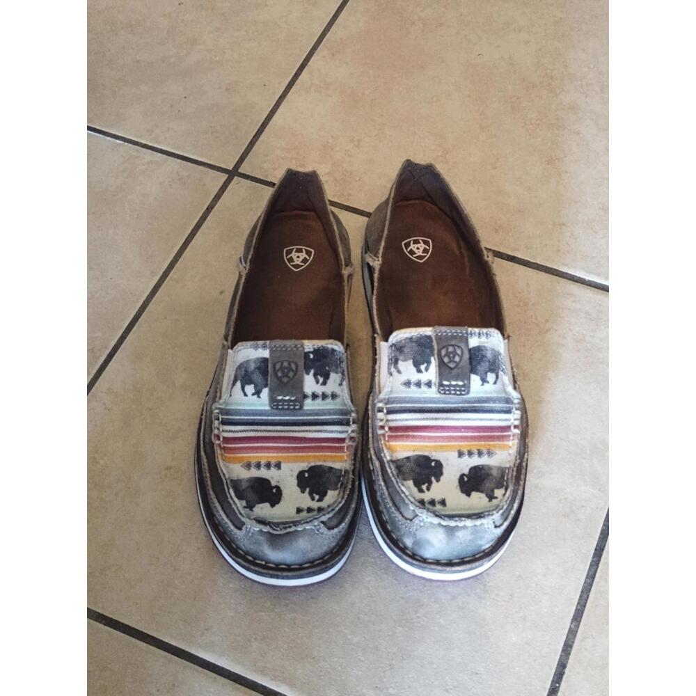 Ariat Ladies Natural Taupe & Buffalo Print Cruiser Shoes size 9